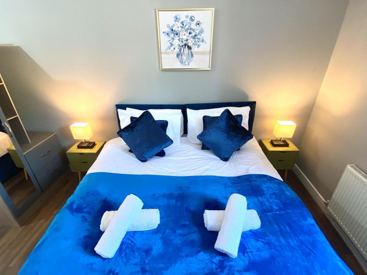 2 Bed Town Centre Nr Theatre Free Park Wi-Fi & Garden Apartment Aylesbury  Exterior photo