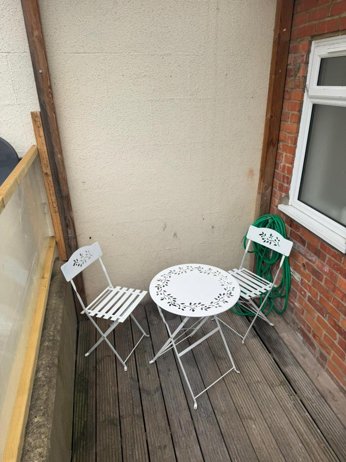 2 Bed Town Centre Nr Theatre Free Park Wi-Fi & Garden Apartment Aylesbury  Exterior photo